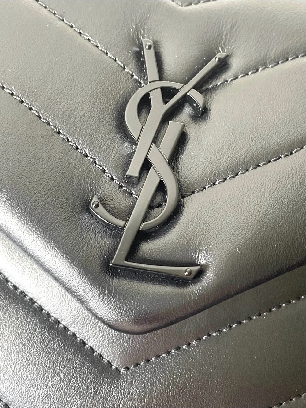 New Saint Laurent YSL Small Loulou Shoulder Bag Black w/Black Hardware